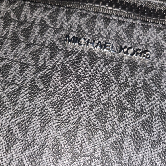 Michael kors back pack - Picture 5 of 10